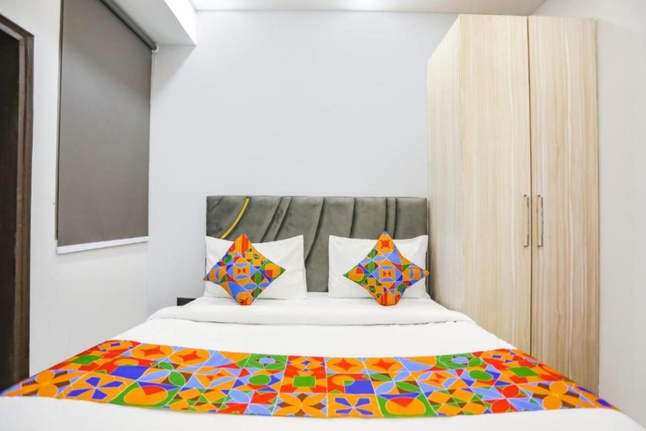 Hotel The Rasa At Vasundhara Ghaziabad Exterior photo