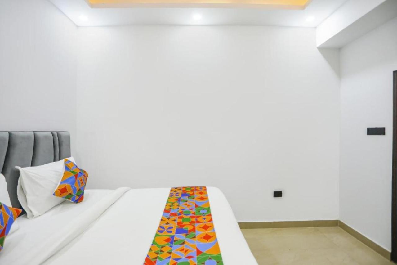 Hotel The Rasa At Vasundhara Ghaziabad Exterior photo